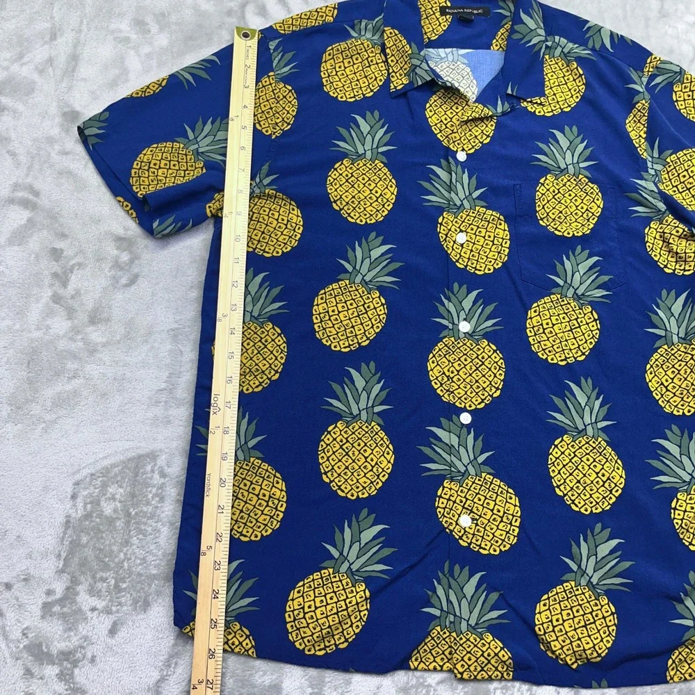 Banana Republic Pineapple Print Short Sleeve Button Up‎ Shirt - M